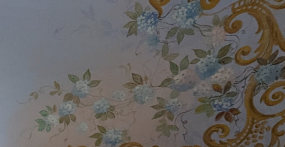 Detail - floral painted ceiling